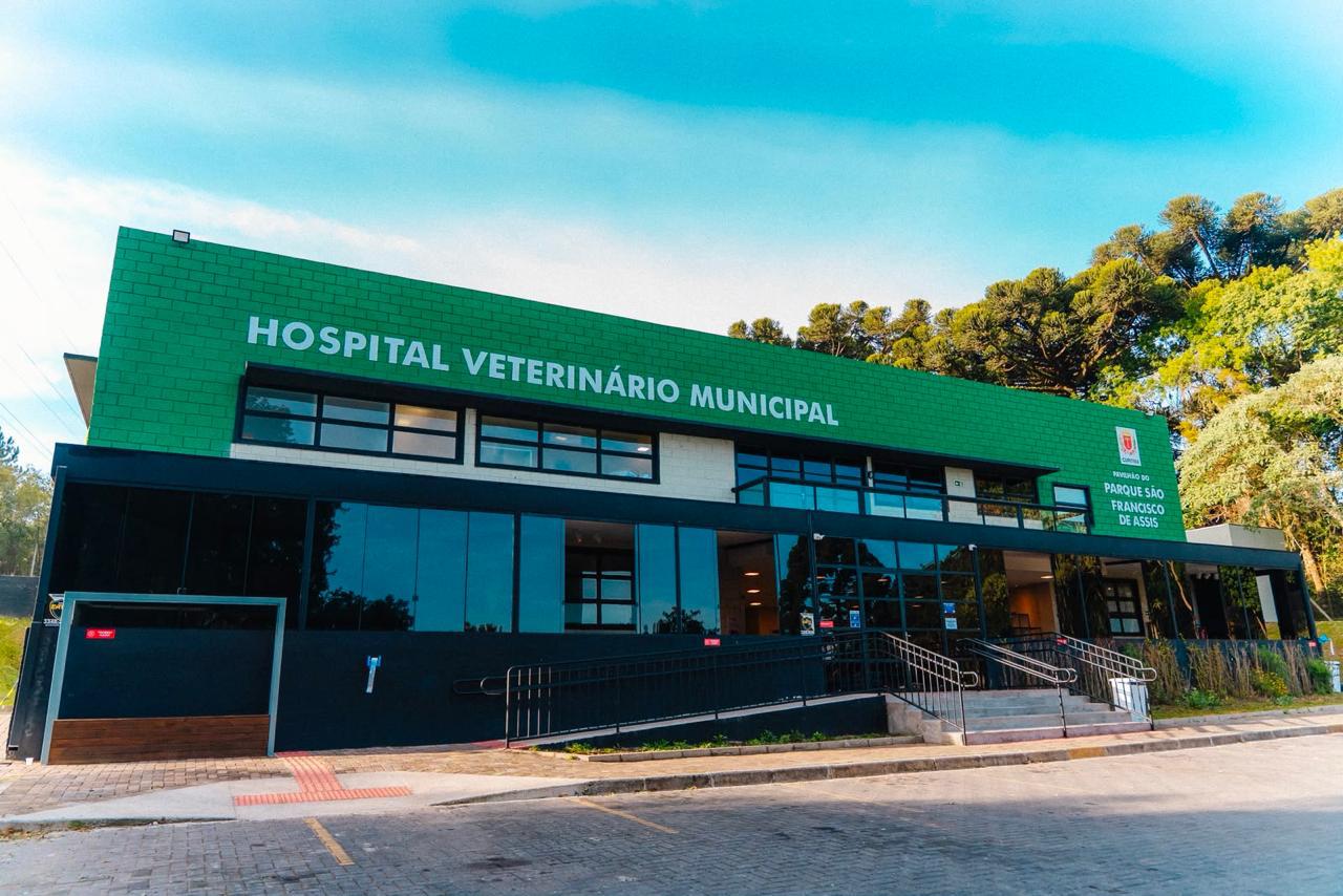 Fachada do Hospital Veterinário Municipal de Curitiba — Parque São Francisco de Assis